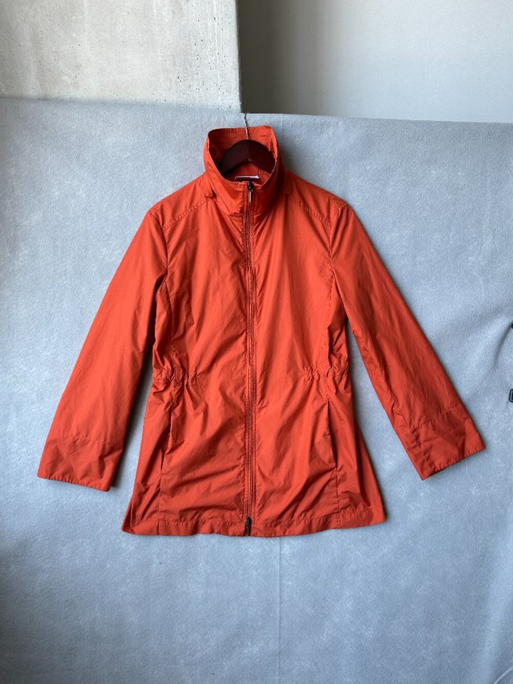 AKRIS Punto Windbreaker Jacket Womens Size 2 Orange Lightweight Full Zip Minimal